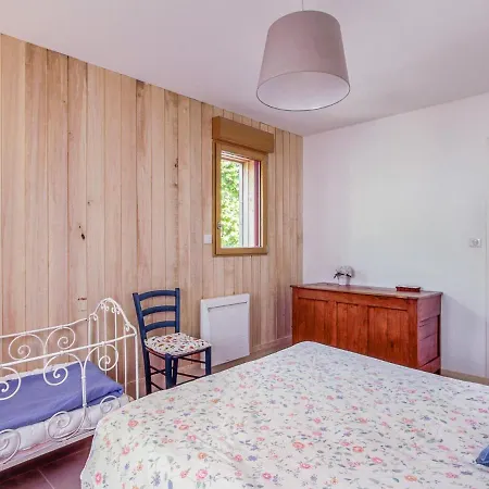 Holiday home Pleasant In Challerange